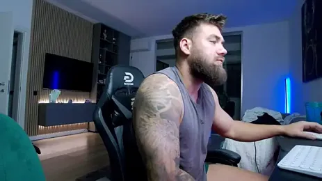 UbbeViking webcam stripchat model stream image