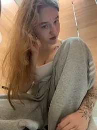 RussianWoman webcam stripchat model stream image